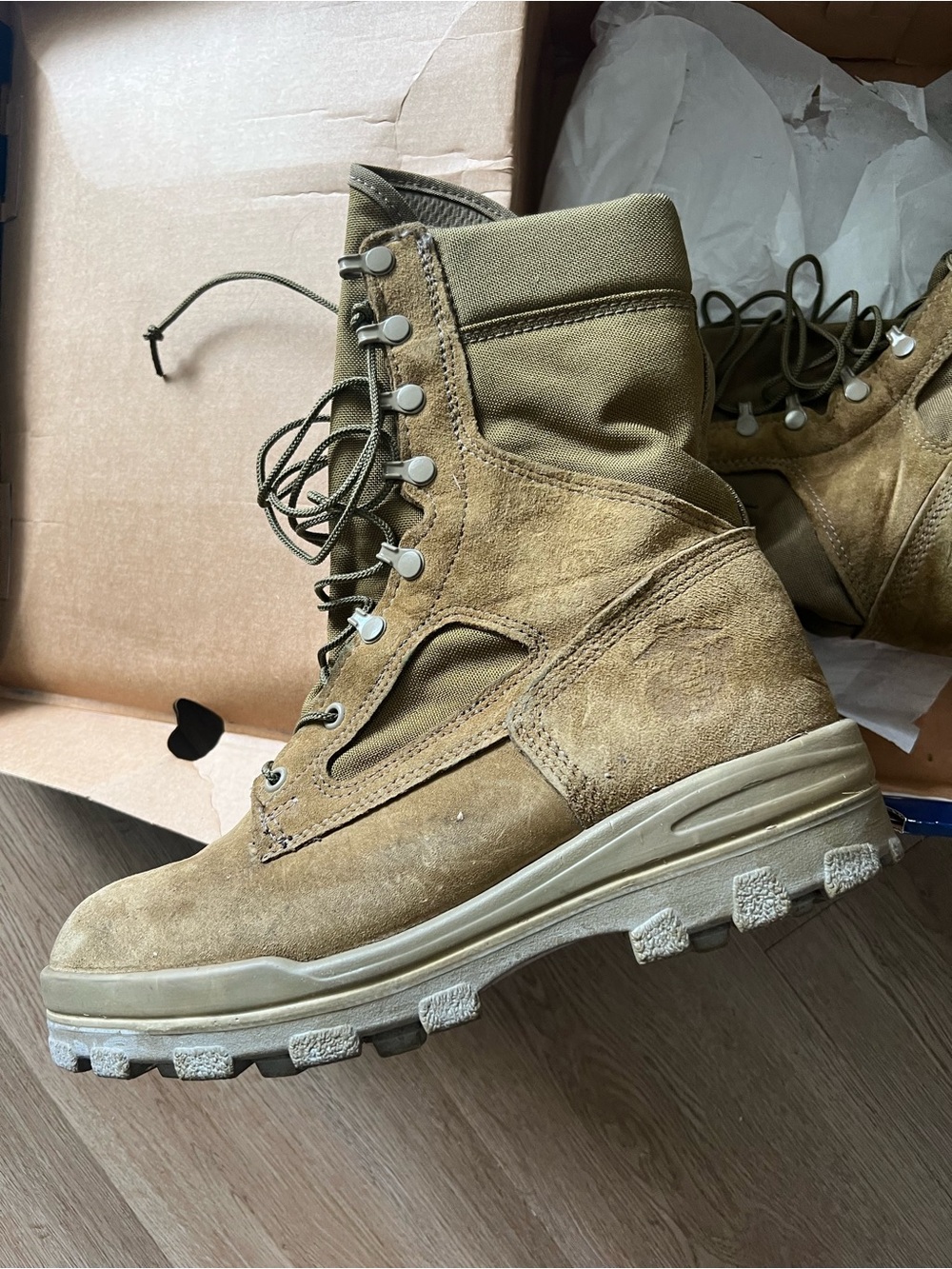 Coyote military boots BATES